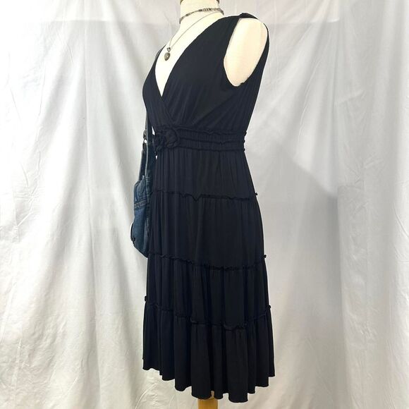 NWT Chelsea & Theodore Black Rosette Sleeveless Tiered Mini Dress Sz M Boho Goth - Picture 2 of 4